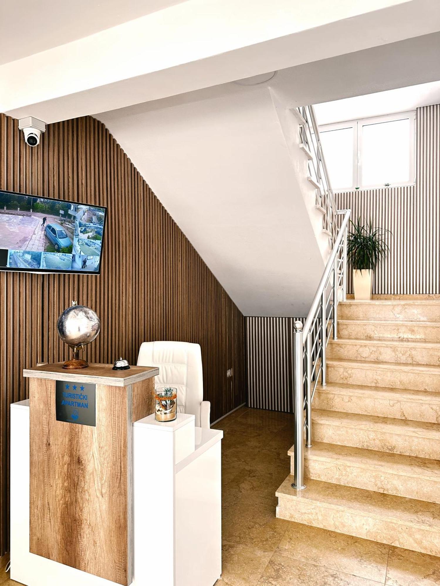 Apartments Amar Улцин Екстериор снимка