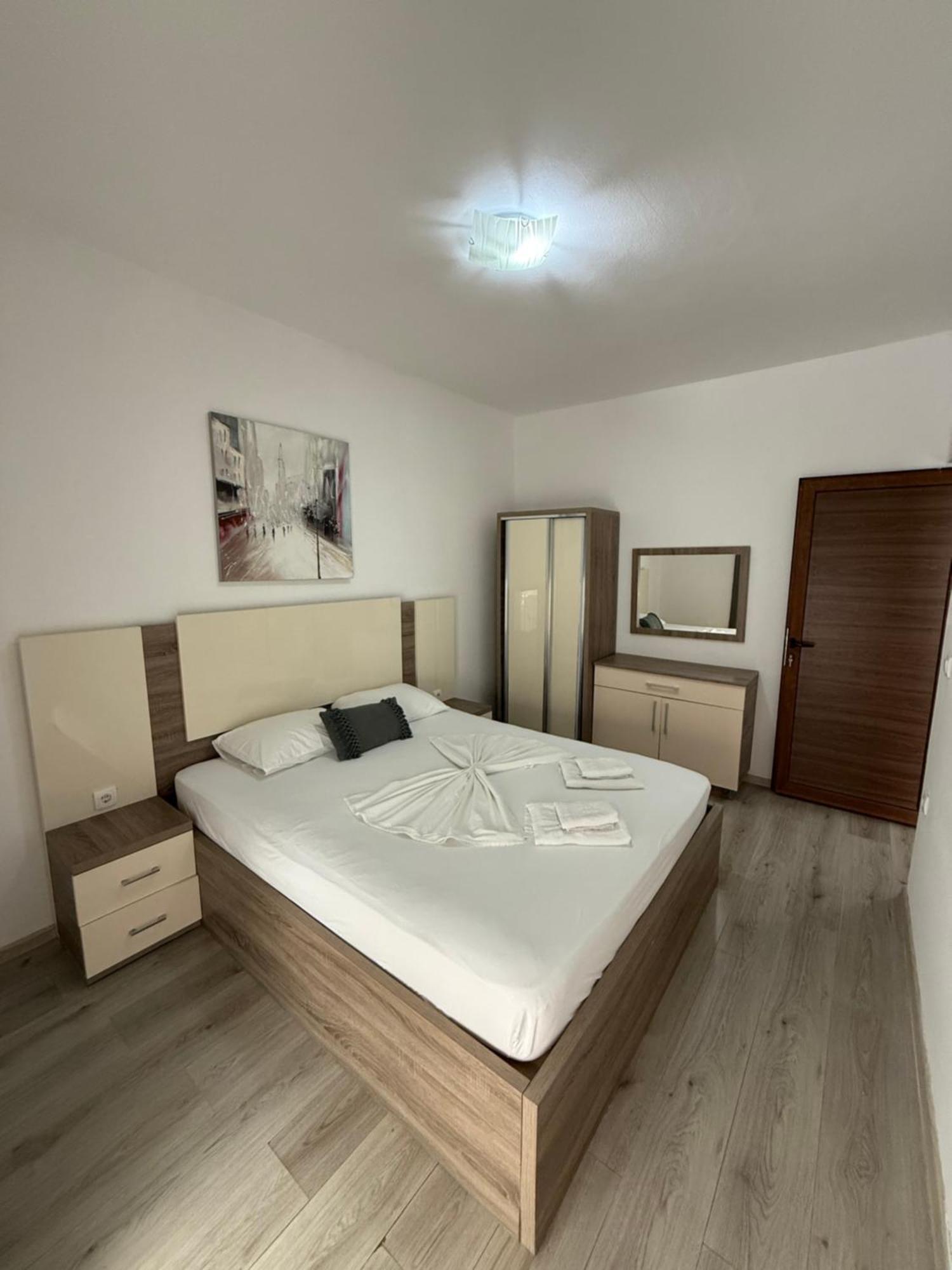 Apartments Amar Улцин Екстериор снимка